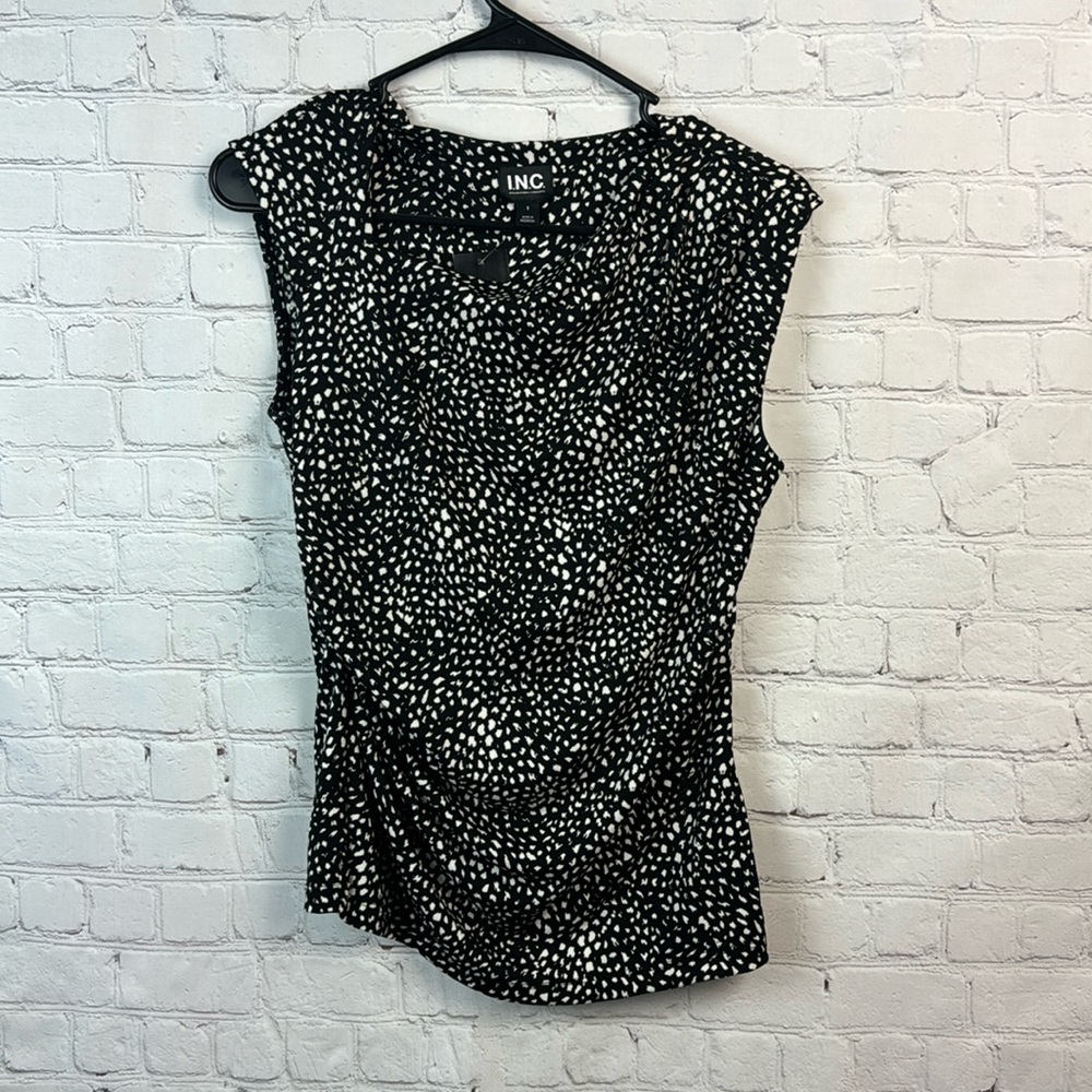 INC Black and White Side Ruched Top Size Small